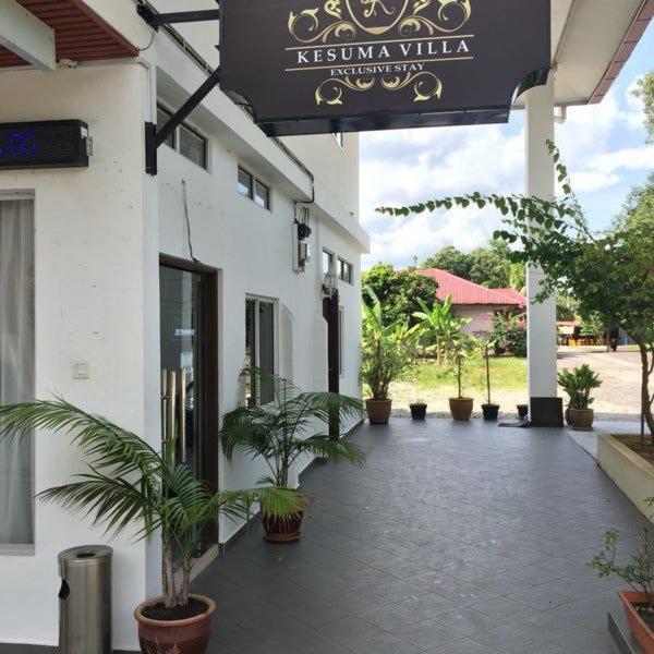 New Kesuma Villa Exclusive Stay Parit Raja Exterior photo